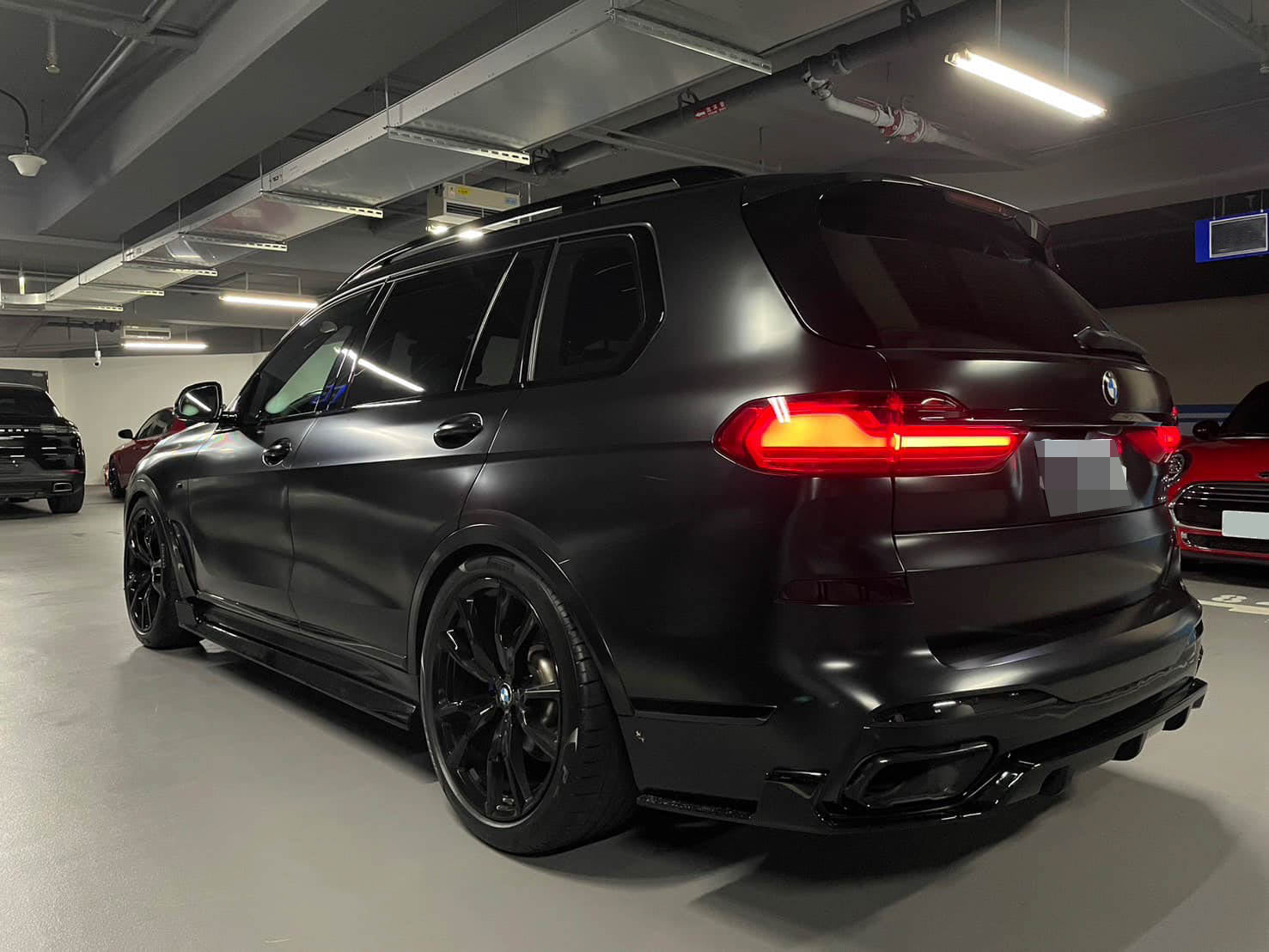 BMW G07 X7 M Sport Rear Diffuser